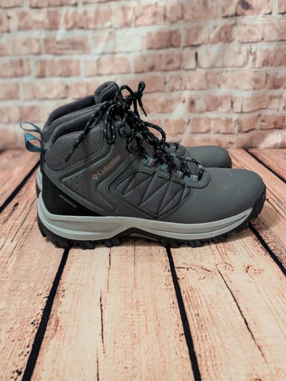 Columbia Transverse Waterproof Men’s Grey Hiking Boots Size 9.5